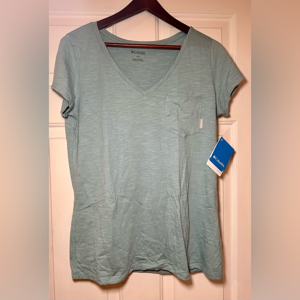 Columbia Light Green‎ Pedal Flats Short Sleeve Women’s Large Tee Shirt NWT.